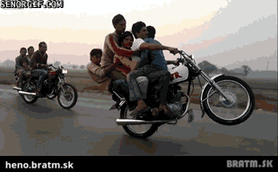 BRATM GIF:Viete koľko ľudí sa zmestí na motorku?:D