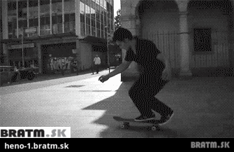BRATM GIF: Skateboard na jednej nohe :D