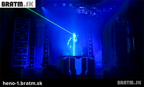 BRATM GIF: Fascinujúca laserová šou :D