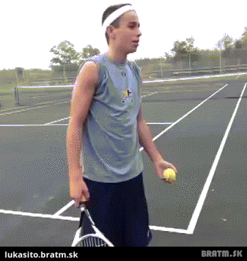 BRATM GIF: Keď idete na tenis s podstatne menším kamošom :D