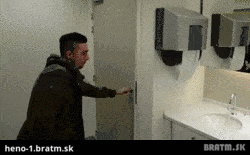 BRATM GIF: Niekoľko spôsobov, ako opustiť toaletu bez baktérií :D