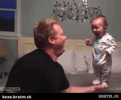 BRATM GIF: Úžasný tatko a jeho malý drobec :D