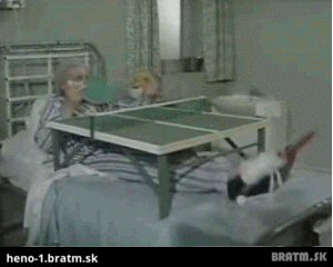 Pacient hrá stolný tenis sám so sebou :D