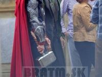 Thor a Loki...kam to pozeráte ?! :D