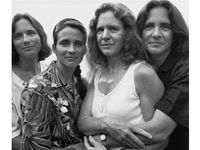 Tieto 4 sestry urobili každých 5 rokov novú spoločnú fotografiu :) Výsledok je úžasný!