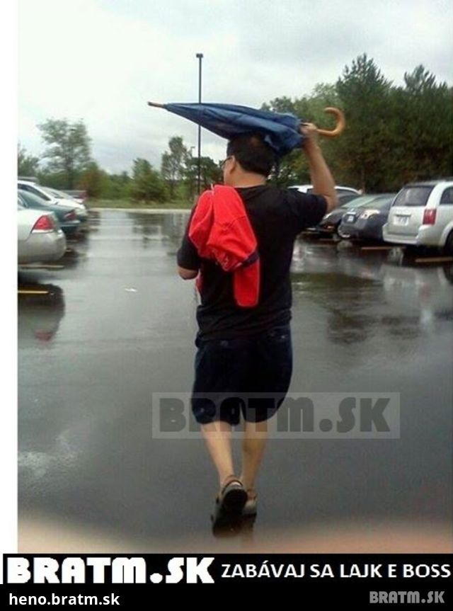 Dáždnik sa dá zjavne použiť na niekoľko spôsobov :D