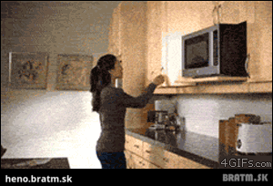 BRATM GIF: Neuveriteľný útok v kuchyni :D