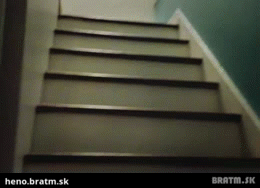 BRATM GIF: Pozri ako idem po schodoch :) :)