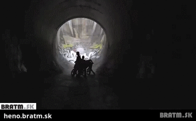 BRATM GIF: BMX v tuneli :D