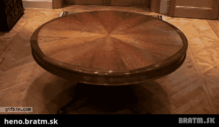 BRATM GIF: Super rozkladací stôl pre mnohopočetnú návštevu :D
