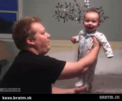 BRATM GIF: Úžasný tatko a jeho malý drobec :D