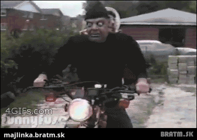 BRATM GIF: Zábavná maska na motorke :D