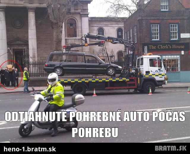 Odtiahnuté pohrebné auto počas pohrebu :) :)