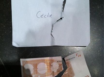 Keď sa niekto ponáhľa pri otváraní obálky :)