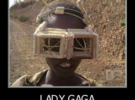 Lady Gaga africký style