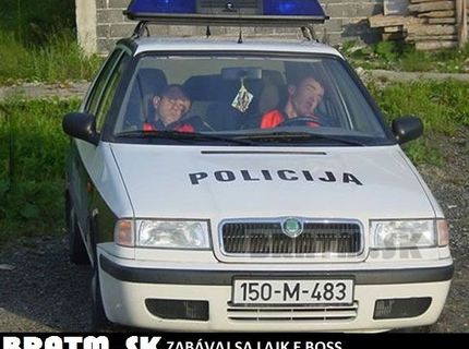 Páni policajti v službe :) stalo sa vám, že ste ich už takto stretli ? :D