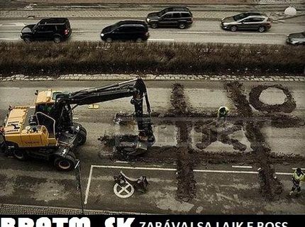 Radi hráte v práci piškvorky ? :D