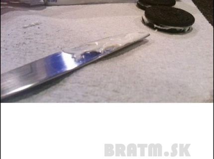 Oreo s náplňou Colgate :D skúste niekoho nachytať :D