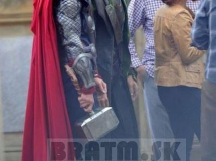 Thor a Loki...kam to pozeráte ?! :D