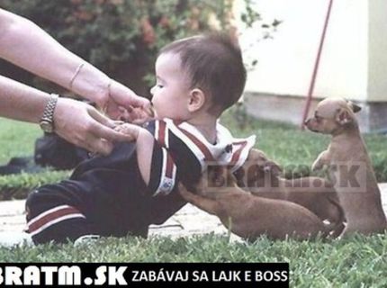 Krásne, ako sa mu snažia pomôcť :) :)