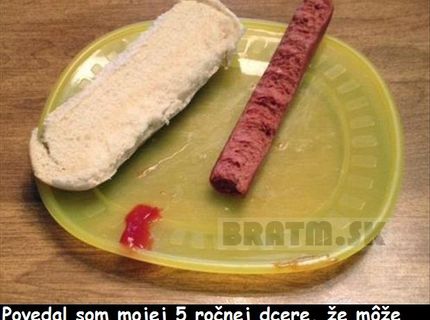 Ako sa dá zjesť polovička hotdogu :D