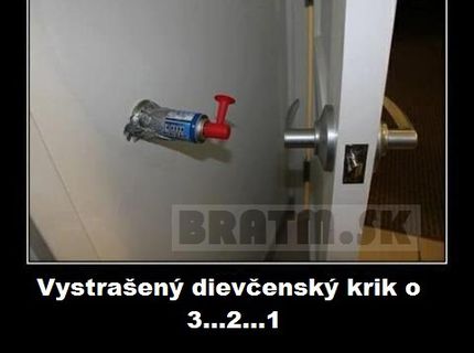 Ako vystrašiť dievča :D