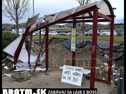 Takto to vyzerá, keď Chuck Norris nenávidí čakanie na autobus :D