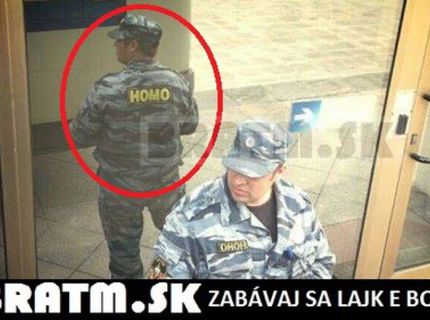 Vidíš to tam aj ty?? :D to je ale homoš :D