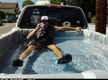 Letné schladenie, najlepšie je mať bazén vždy po ruke :D