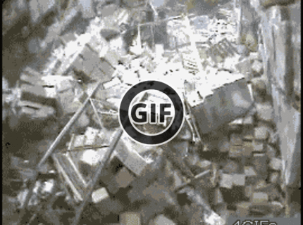 BRATM GIF: Hups! tak toto by sa mi nechcelo upratovať :D