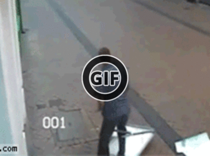 BRATM GIF: Tak tomuto sa povie nešikovnosť :D