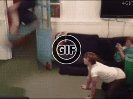 BRATM GIF: Nečakaný úder :D