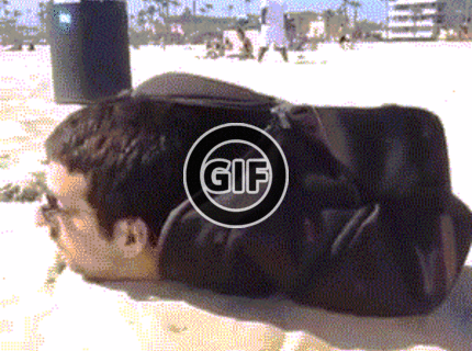 BRATM GIF: Plážový voyer v akcií... :D:D:D