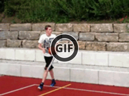 BRATM GIF: Chudák chalan, dostal šmyk :D :D