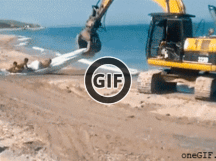 BRATM GIF: Atrakcia na pláži :D