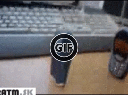 BRATM GIF: Súboj mobilov :D