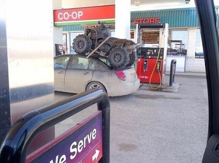 FAIL: Ako dostať na váš sedan štvorkolku :D