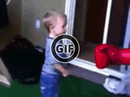 BRATM GIF: Malý kickboxer :D