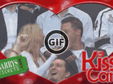 BRATM GIF: Super súťaž počas zápasu :D