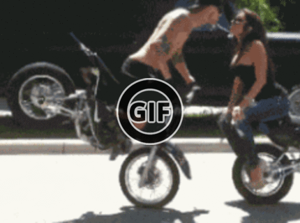 BRATM GIF: Taká pekná pusa to mohla byť :D