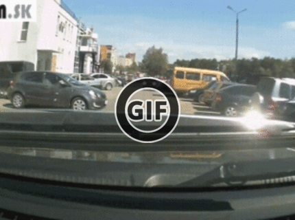 BRATM GIF: Žena za volantom :D čo myslíte, aká mohla byť príčina ? :D