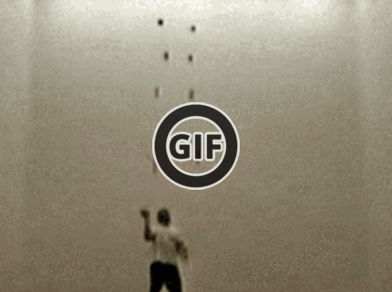 BRATM GIF: Super! dôkaz, že sa to dá aj s desiatimi loptičkami :D