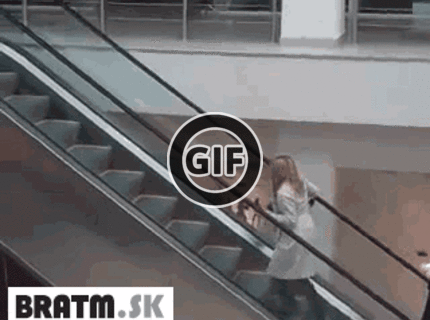 BRATM GIF: Ach tie ženy :D blondínka na eskalátore :D