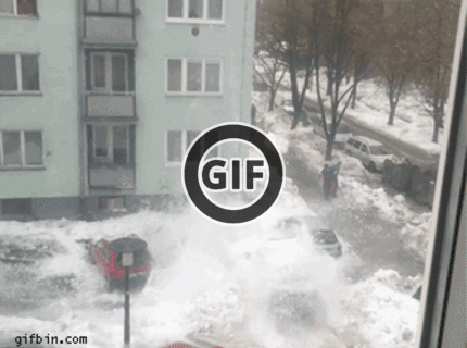 BRATM GIF: Čo so sebou prináša snehová nádielka :D