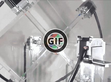 BRATM GIF: Rekord v skladaní rubíkovej kocky :D