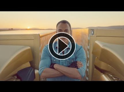 Volvo Trucks - The Epic Split feat. Van Damme