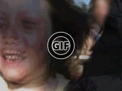 BRATM GIF: LOL :D dievčatko na húsenkovej dráhe :D