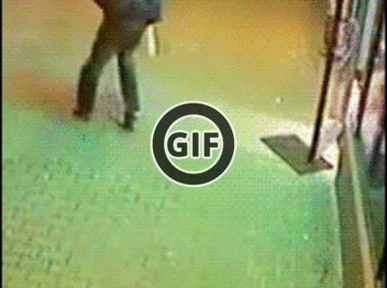 BRATM GIF: WTF?! :D Nákup môže dopadnúť aj takto :D