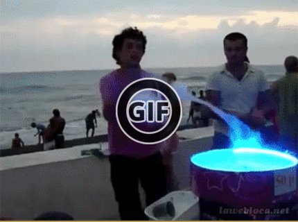 BRATM GIF: Majster a jeho úžasná cukrová vata :D