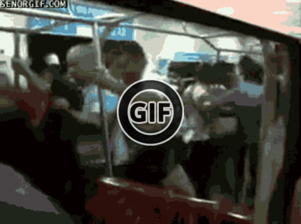 BRATM GIF: Tí ľudia sa asi zbláznili :D každopádne, každý má právo sadnúť si :D